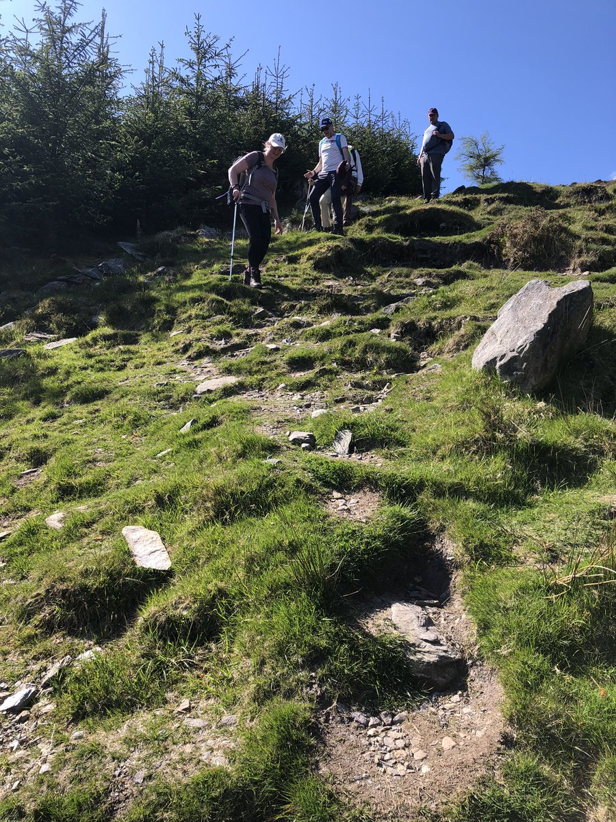 Lá iontach ar Dá Chíoch Danann 🏔🏔
It would be hard to get a day better than this one for The Paps mountains. Perfect conditions and a lovely grámhar group of people. A day to remember!
And look who we met on the way down 😊??