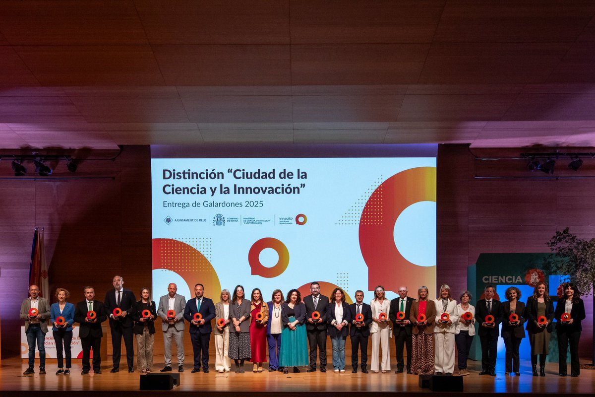 Formar part de la #RedInnpulso és clau per l’accés a subvencions que han de garantir el futur de les inversions que tenim en marxa i les futures.
Avui s’han lliurat els reconeixements a #Reus on representant a #Manresa hi ha assistit l’alcalde Aloy.
Som ciutat de Coneixement!