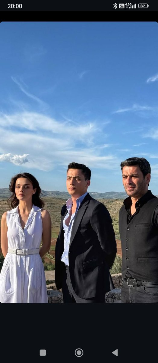 Fotoğraf resmen ben Albora reyisiyim diye haykırıcak dili olsa #AlyaAlbora #KayaAlbora #CihanAlbora #UzakŞehir #OzanAkbaba #SinemÜnsal #CihAl #OzSin