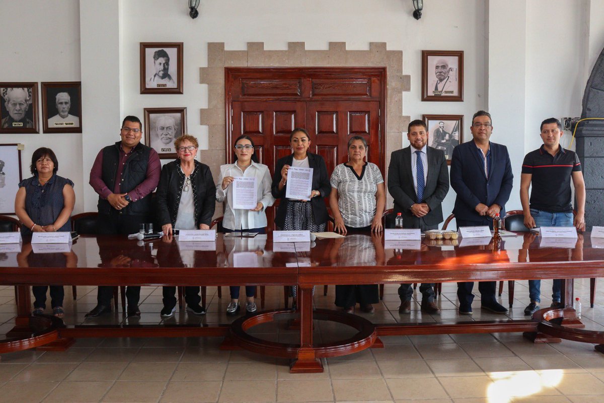 Edoméx Informa (@edomexinforma_) on Twitter photo Promueve <a href="/COESPO_Edomex/">COESPO del Estado de México</a> el uso de información demográfica para diseño de políticas públicas municipales
⚪️Recorre los municipios para alinear la planeación local a los Objetivos de Desarrollo Sostenible con base en información demográfica
Más detalles: goo.su/3o0kQf Promueve <a href="/COESPO_Edomex/">COESPO del Estado de México</a> el uso de información demográfica para diseño de políticas públicas municipales
⚪️Recorre los municipios para alinear la planeación local a los Objetivos de Desarrollo Sostenible con base en información demográfica
Más detalles: goo.su/3o0kQf
