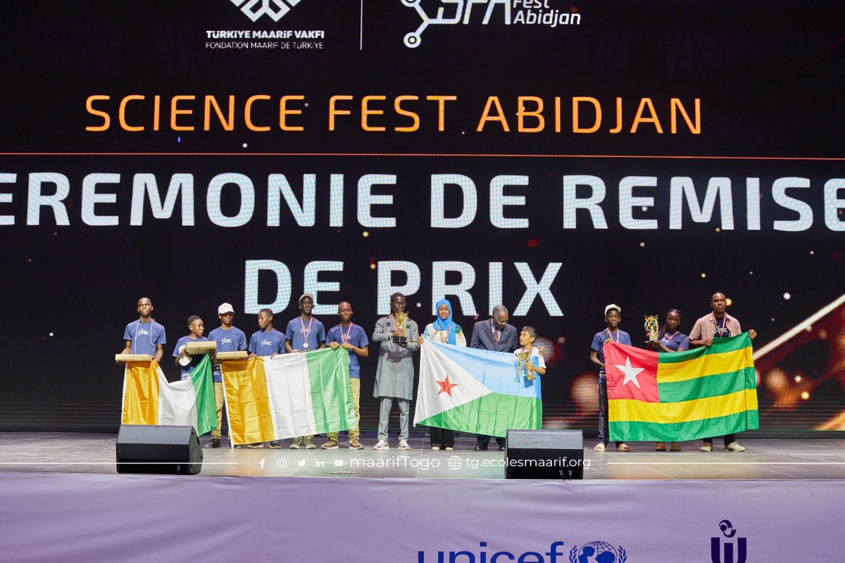 MaarifTogo's tweet image. M. Dukuly Jr Morris, enseignant de programmation robotique  et d’intelligence artificielle .
#ScienceEtTechnologie
#IntelligenceArtificielle
#InnovationJeunesse
#FestivalTechnologique
#ReconnaissanceFaciale
#ÉducationNumérique
#RobotiqueÉducative
#TalentsAfricains