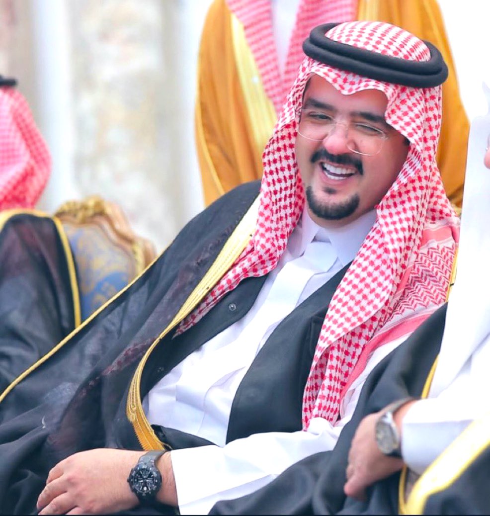 #عبدالعزيز_بن_فهد 

تلقاه لـ حدتك على أشهب اللال
وليا غلب بعض النشاما كسلها

ليا تجرّعنا المراره والاهوال 
نذوق من كفه حلاوة عسلها

يامن غسل كبدي جميله ولازال 
لـ زايمت مر الليالي غسلها