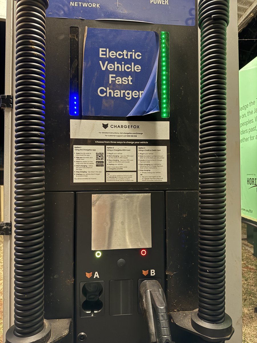 harald_murphy's tweet photo. #evadventure
#AUSYtour
@Tesla @TeslaAUNZ #ModelY
Day 2
Arrived #HallsCreek #WesternAustralia after traveling 195km from #MuellerRanges. Efficiency 164Wh/km. Charging at the @HorizonPower_WA #WAEVNetwork 150kW @KempowerOyj #FastDC charger.
Day 2 total 1,561km
Tour subtotal 3,115km https://t.co/b3UQyGD2xu