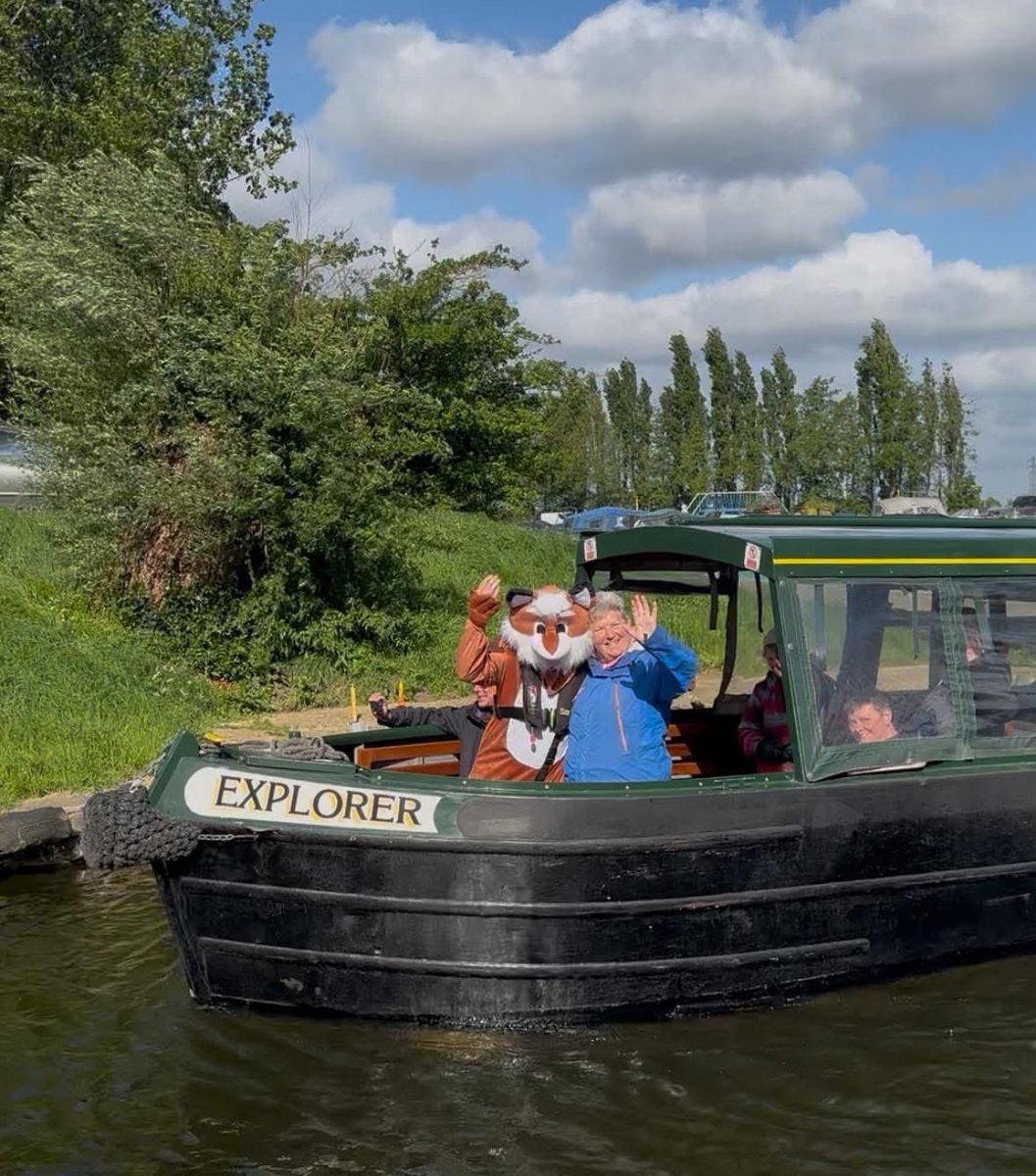 Foxy our mascot was very excited today to meet our Spring Competition winners who had a fun day afloat #dayboathire #daysout #getafloat