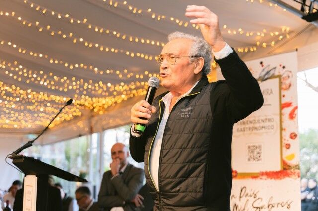 Prada, con P de Pionero

43500 razones para admirar a este soñador, nacido en un año difícil, que tiene palacio y un R8. José Luis Prada, el genio de El Bierzo.
vinetur.com/2025050587197/…