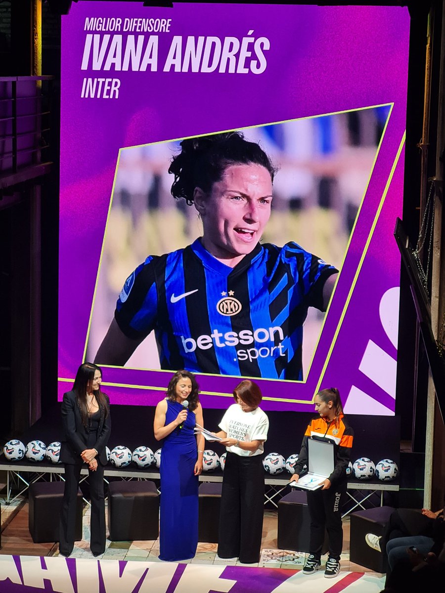 IamBerry29's tweet photo. Ivana Andrés miglior difensore della stagione 2024/2025
#GameOnAwards @Frecciarossa_IT @FIGCfemminile @firenzeviola_it https://t.co/QOgFbJ8GR6