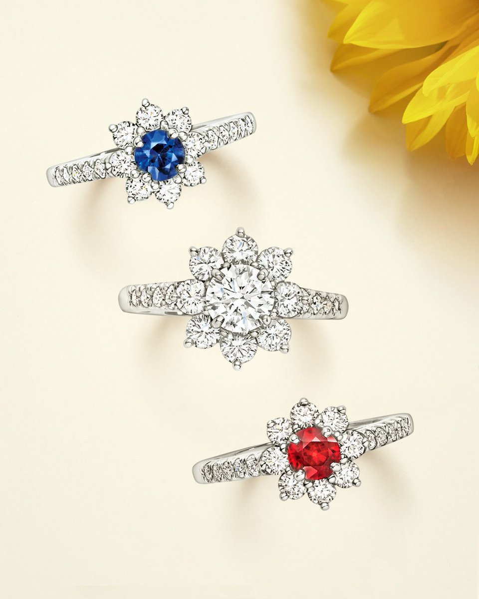 When it comes to celebrating spring’s arrival, nothing brightens the season like a sparkling sunflower on your finger. Bring a touch of sunshine to your look with Sunflower Collection rings: harry-winston.visitlink.me/y-PM7H #HarryWinston #WinstonGarden