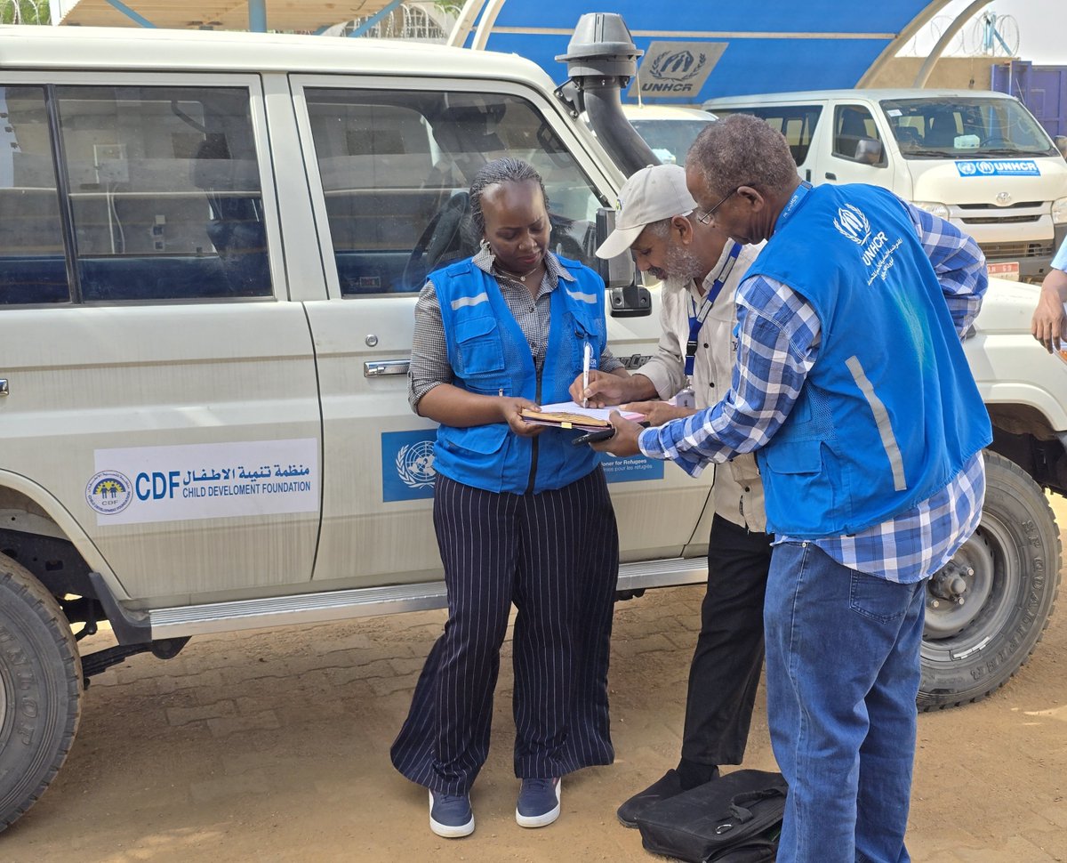 🚗 UNHCR in Kosti handed over a vehicle to our Partner -Child Development Foundation, supporting livelihoods for refugees, IDPs &amp; host communities.

The vehicle will enhance the project's capacity to monitor  a range of livelihood activities in the  state  #WithRefugees #Sudan