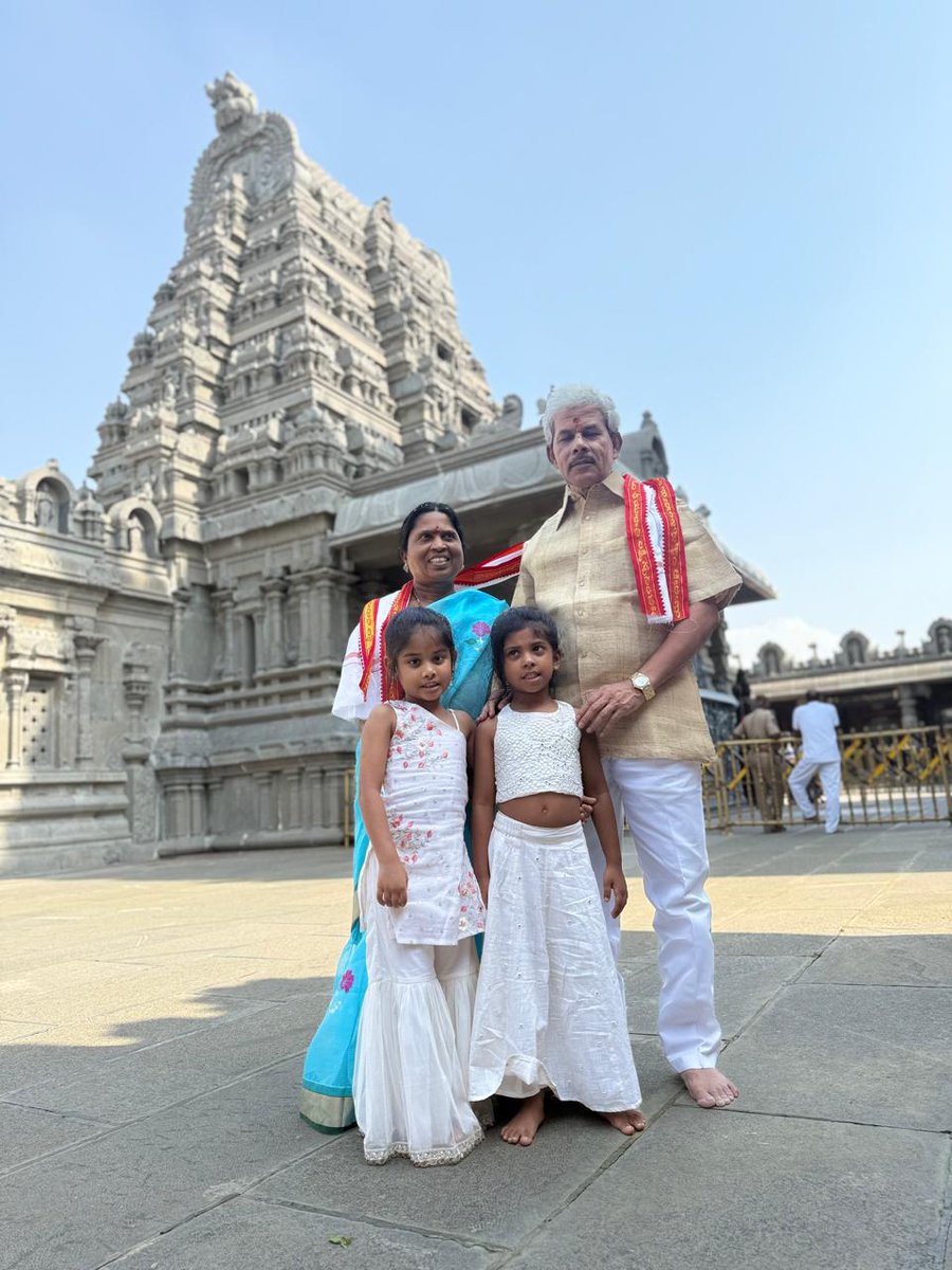 bjrbjp's tweet photo. Celebrated our wedding anniversary at the divine Yadadri temple along with beloved family members. Grateful for the blessings and cherished moments spent together in this sacred place. https://t.co/aHo2MZMayn