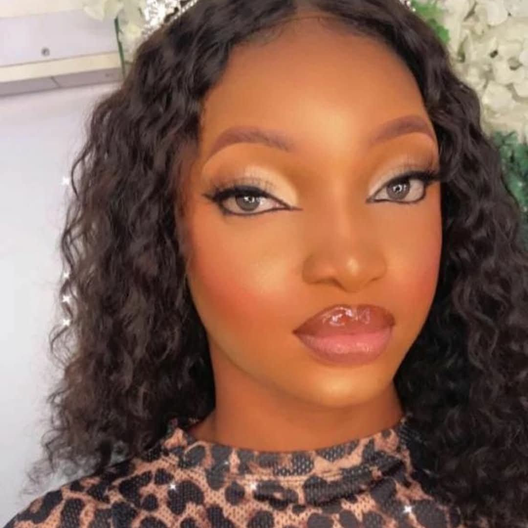 JessieGlams's tweet image. What do you see