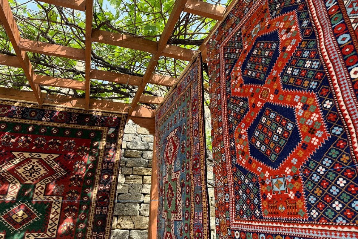 5 May marks Carpet Weavers' Day in #Azerbaijan - a tribute to one of the nation's oldest and most cherished crafts.

Azerbaijani carpets are a vibrant expression of history, identity, and the stories of generations passed down through the hands of skilled weavers.

On this day,
