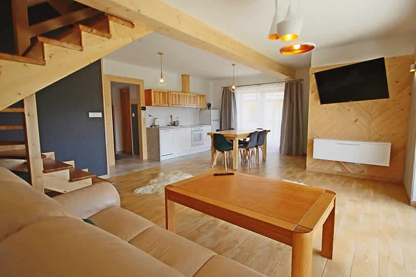 fajnedomki's tweet photo. 3 DOMKI (3-6os) Z WIDOKIEM NA TATRY W GLICZAROWIE GÓRNYM WAKACJE
#dlarodzin

👉bezpłatny parking
👉blisko wyciągu
🛏️cena 1100zł/doba

🎯 https://t.co/XGLwNUtOaX

#poland #wolnedomki #polskiegóry #naszlaku #travelling #miłośnicygór #dzisiaj https://t.co/fnk9NM7bFh