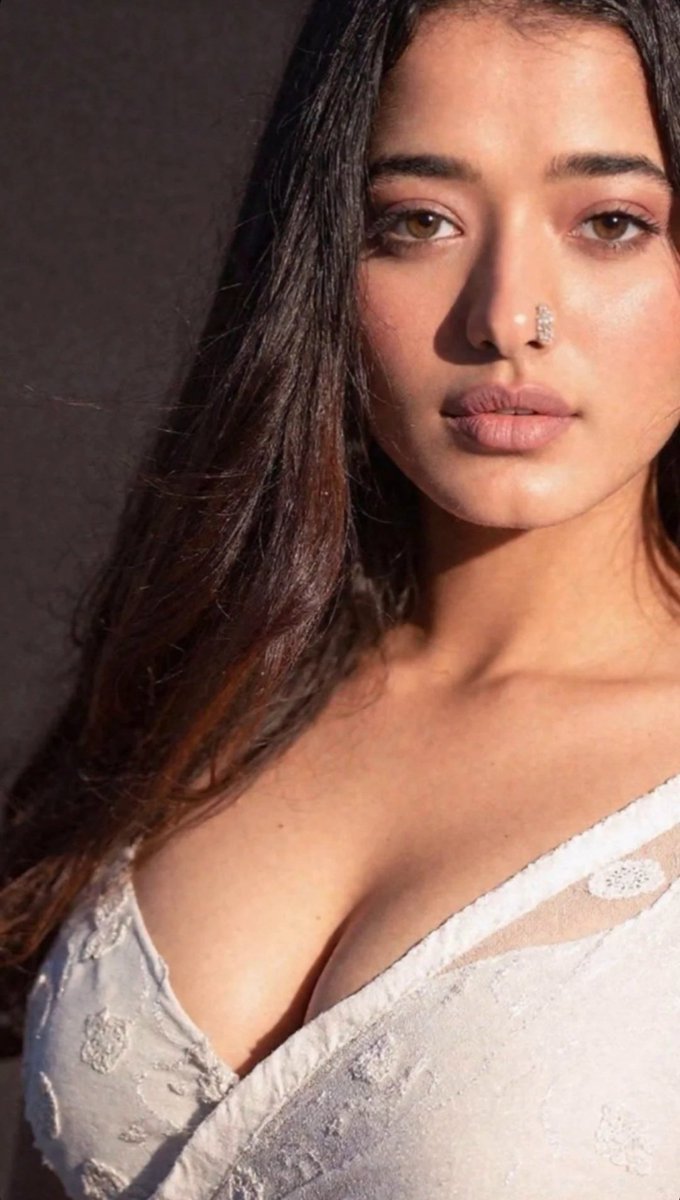 GqMAbcSa0AAEj6p?format=jpg&name=medium