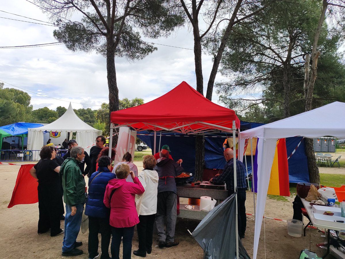 Maravilloso día  desgustando Migas y Callos con garbanzos  con las compañeras de <a href="/Pcerozasmajada/">PCE LasRozas-Majada</a>, <a href="/iu_lasrozas/">IU-Las Rozas</a>  y <a href="/Mas_Rozas/">Más Madrid Las Rozas</a> en la fiesta de #LaRetamosa de 2025 de #LasRozas