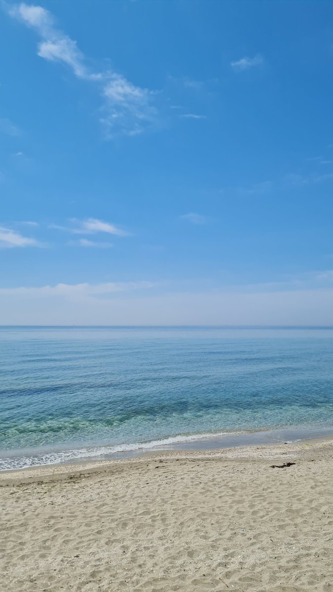 Morning vibes;
Calm and peaceful...🍹✨️