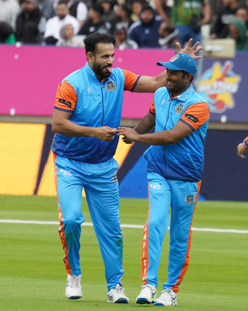 📸 Caught by Rayudu, bowled by Irfan... sealed with a brotherly celebration🤝

The kind of moments that make this game so special 💙
 
#TeamIndia #WCLIndiaChampions #OnceAChampionAlwaysAChampion