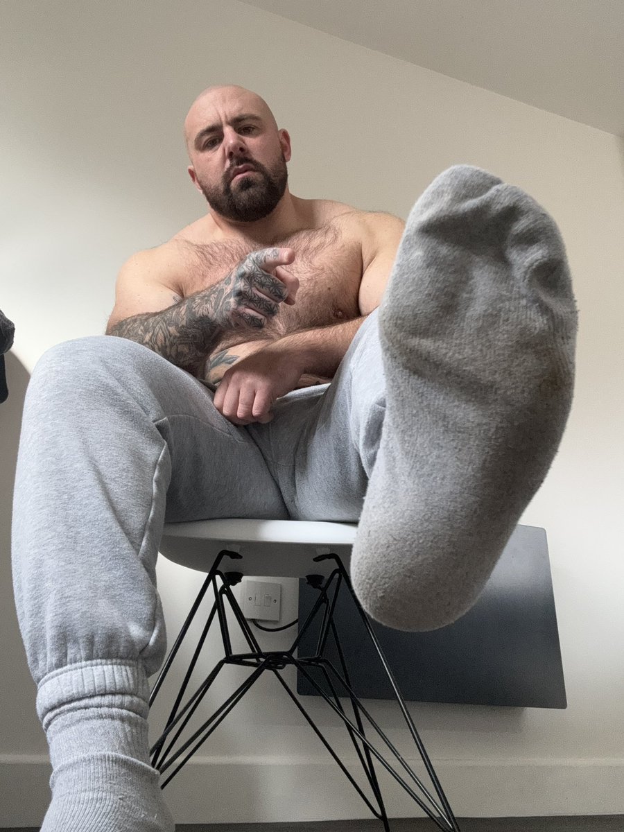 You’re pathetic, you know, I know it. 
Time to serve a real alpha $$$