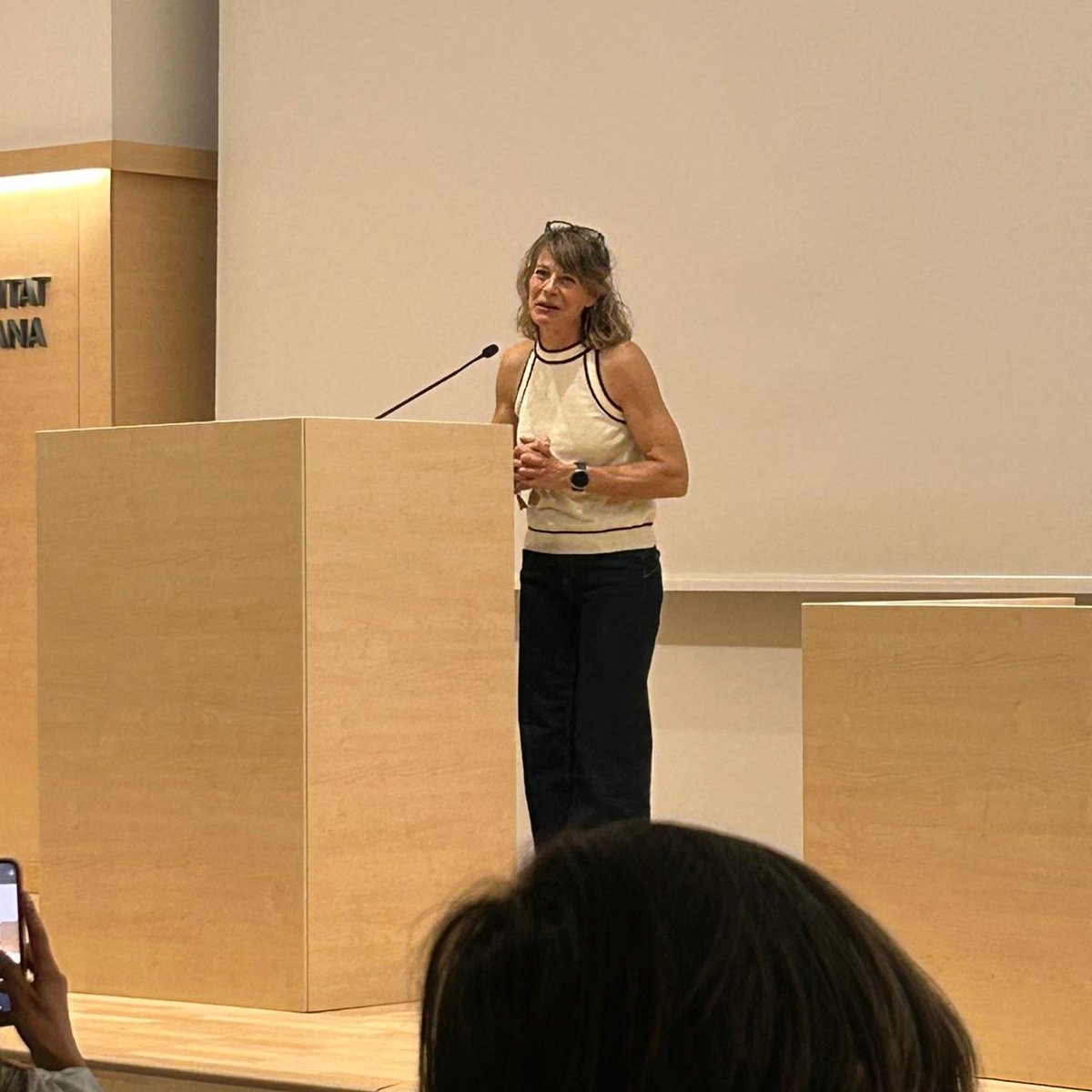 ArtritisHoy's tweet image. Hoy hemos estado en la presentación de #ReumAneto, un reto que une a pacientes y profesionales para dar visibilidad a las enfermedades reumatológicas.

Las historias de superación, como la de @Aracelisegarra, nos inspiran a seguir adelante.

Gracias al @GVADrPeset y a todos los…