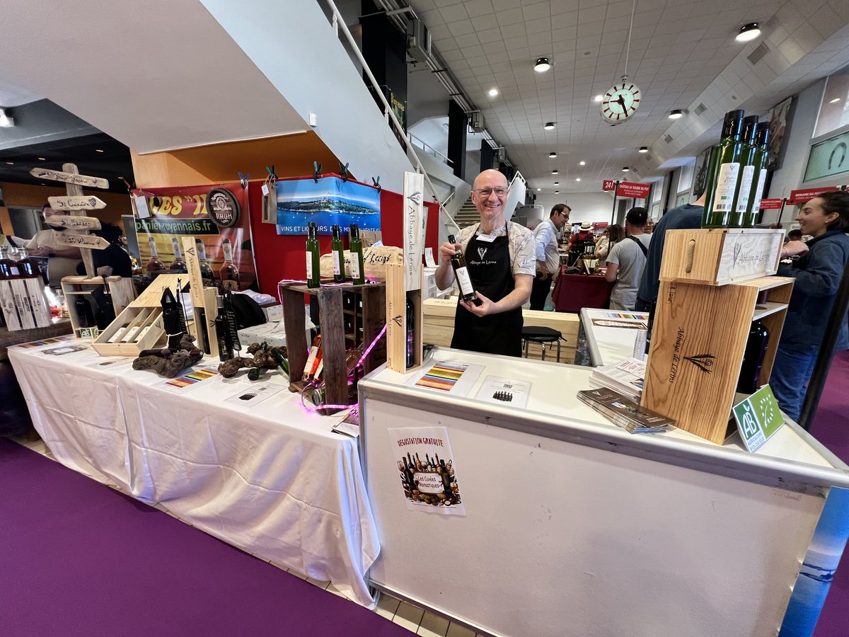 La 33ème édition du Salon des Vignerons et du Terroir de Cagnes sur Mer a fermé ses portes hier.

Merci d'être venus nombreux découvrir les vins et les liqueurs de l’Abbaye de Lérins ! 

#Vins #vignoble #terroir #méditerranée #StHonorat #AbbayeDeLérins