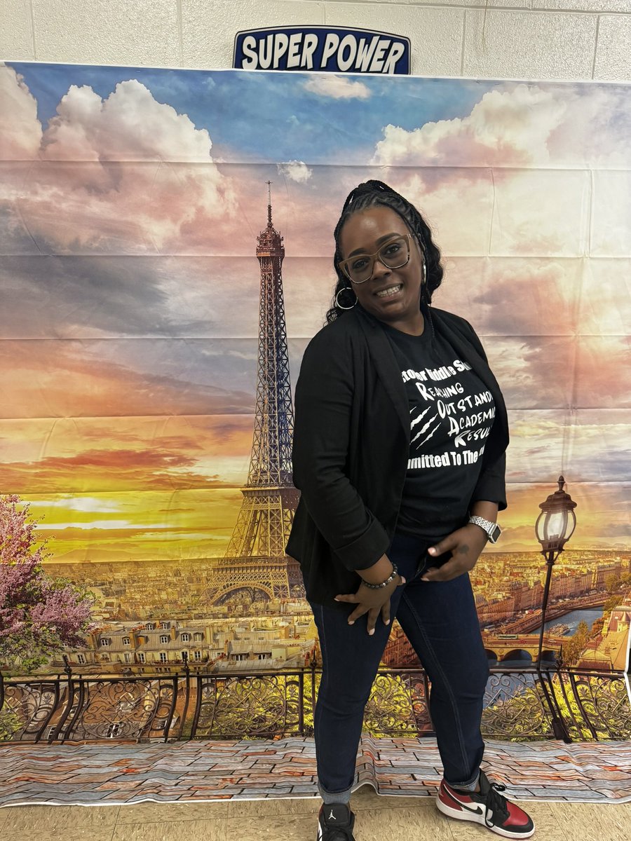 Westover Middle School (@womswildcats) on Twitter photo Happy Birthday Ms. Robinson! Today we celebrate one of our Assistant Principals, Ms. Robinson! Your leadership, dedication, and unwavering support make a lasting difference in the lives of our students, staff, and families. Thank you for all you do! <a href="/Elan_Robinson/">Elan Goodman-Robinson</a> Happy Birthday Ms. Robinson! Today we celebrate one of our Assistant Principals, Ms. Robinson! Your leadership, dedication, and unwavering support make a lasting difference in the lives of our students, staff, and families. Thank you for all you do! <a href="/Elan_Robinson/">Elan Goodman-Robinson</a>