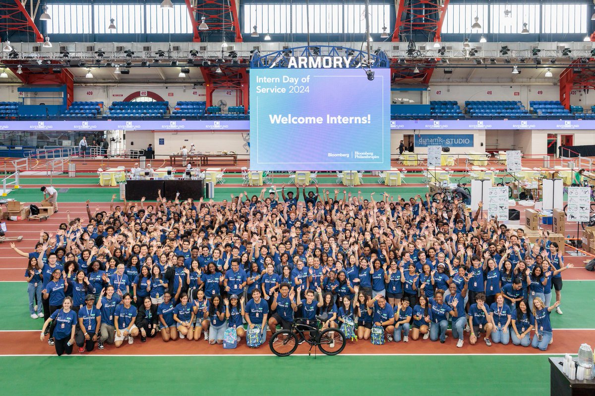 fristachinator's tweet image. 🚀 @Bloomberg has been named one of @Glassdoor&apos;s Best Internships for 2025!

To all our interns past and present — thank you for being part of our journey.

Check out Glassdoor&apos;s &apos;Guide to the Best Internships&apos; here: bloom.bg/4d3Llhs

#BestInternships #MakeItHappenHere