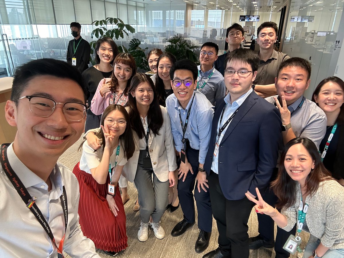 fristachinator's tweet image. 🚀 @Bloomberg has been named one of @Glassdoor&apos;s Best Internships for 2025!

To all our interns past and present — thank you for being part of our journey.

Check out Glassdoor&apos;s &apos;Guide to the Best Internships&apos; here: bloom.bg/4d3Llhs

#BestInternships #MakeItHappenHere