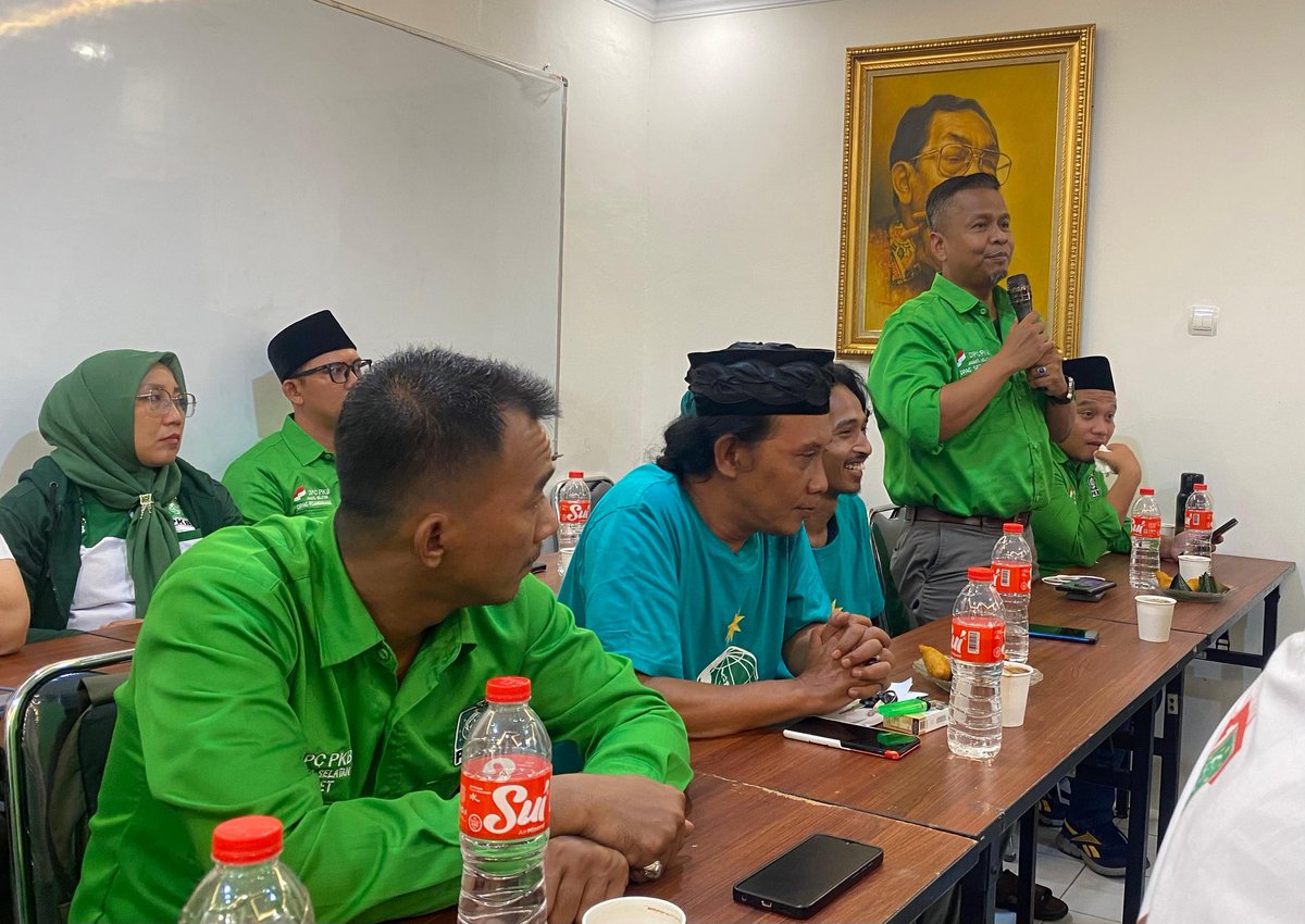 dpcpkbjaksel's tweet image. Solidkan barisan, PKB Jaksel gelar rapat pleno 

@DPP_PKB @DPWPKBJAKARTA @Alam_PKBJaksel @sutiknopkb 

#PkbJaksel #PkbTemanBaikku