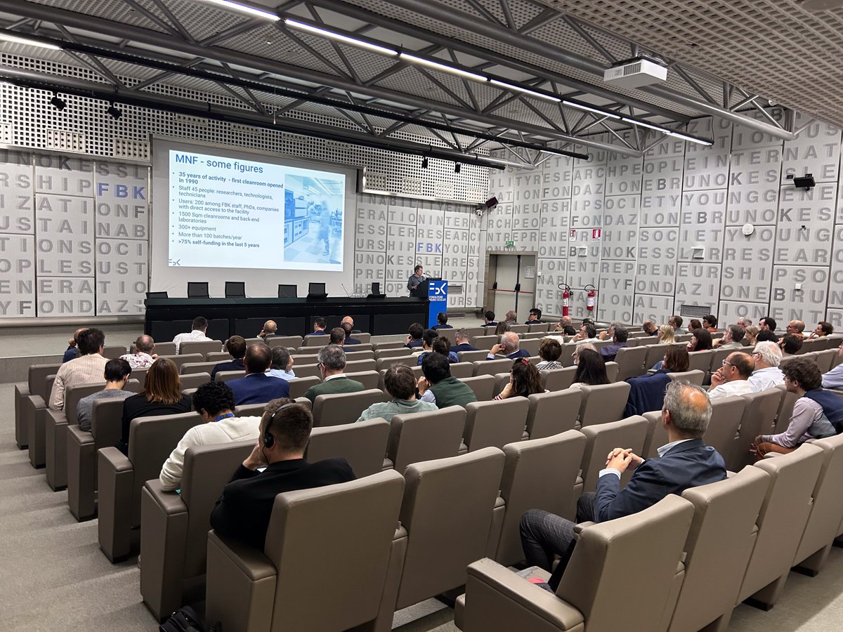 Open Facility Day

Abbiamo delineato la roadmap del nuovo IPCEI da 50 milioni di euro e presentato i risultati del progetto concluso
Con la nuova mostra abbiamo celebrato i 35 anni delle Clean Room di FBK

magazine.fbk.eu/it/news/i-35-a…