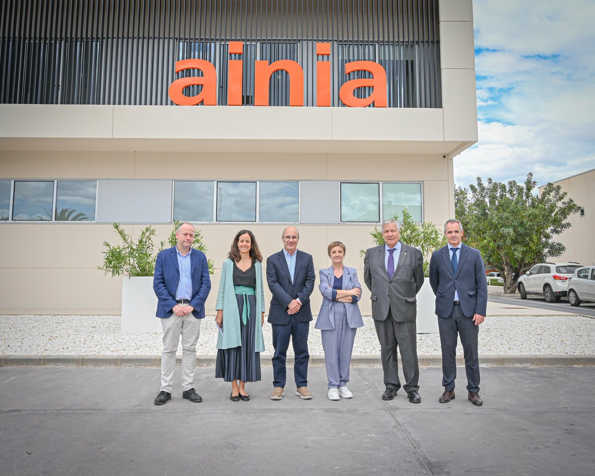 ainia (@ainiatecnologia) on Twitter photo 📍 Hoy hemos recibido en AINIA la visita de la consellera de Innovación, Industria, Comercio y Turismo, <a href="/CanoMarian/">Marián Cano</a>. Durante el encuentro, hemos realizado una presentación del centro y un recorrido por las instalaciones, donde hemos mostrado nuestras capacidades y soluciones 📍 Hoy hemos recibido en AINIA la visita de la consellera de Innovación, Industria, Comercio y Turismo, <a href="/CanoMarian/">Marián Cano</a>. Durante el encuentro, hemos realizado una presentación del centro y un recorrido por las instalaciones, donde hemos mostrado nuestras capacidades y soluciones