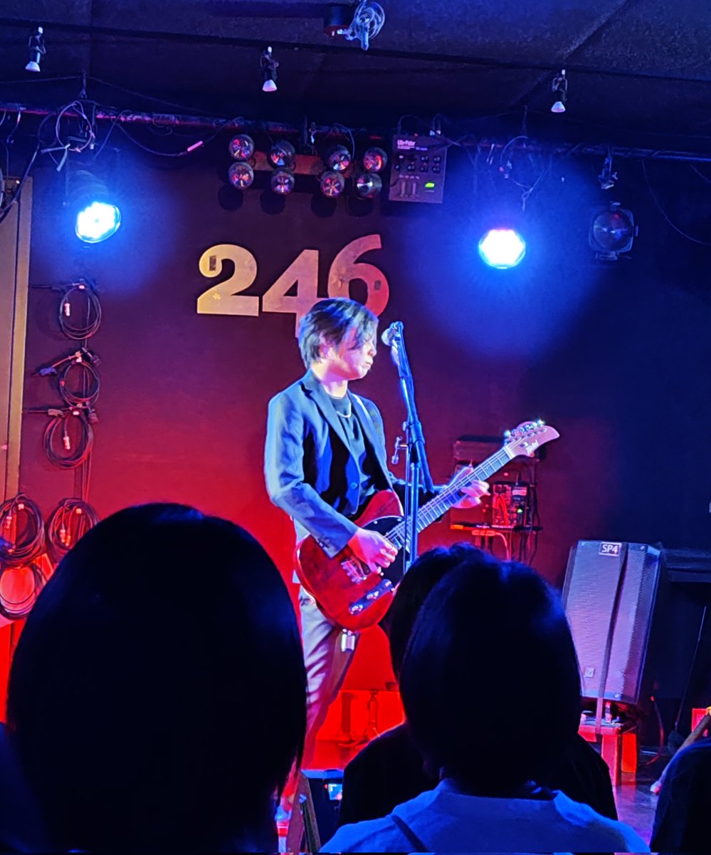ryoku3366's tweet photo. 悠先生の初ワンマンライブが大阪の十三で開催！
仕事も休みの日やったから、行かなあかん状況やん😁
めちゃめちゃ楽しかったです🎵
突然スタンドFMの公開収録が始まるとは🎏

#萩原悠ギター教室 
#Resonify https://t.co/Fd1HT3Xs6f