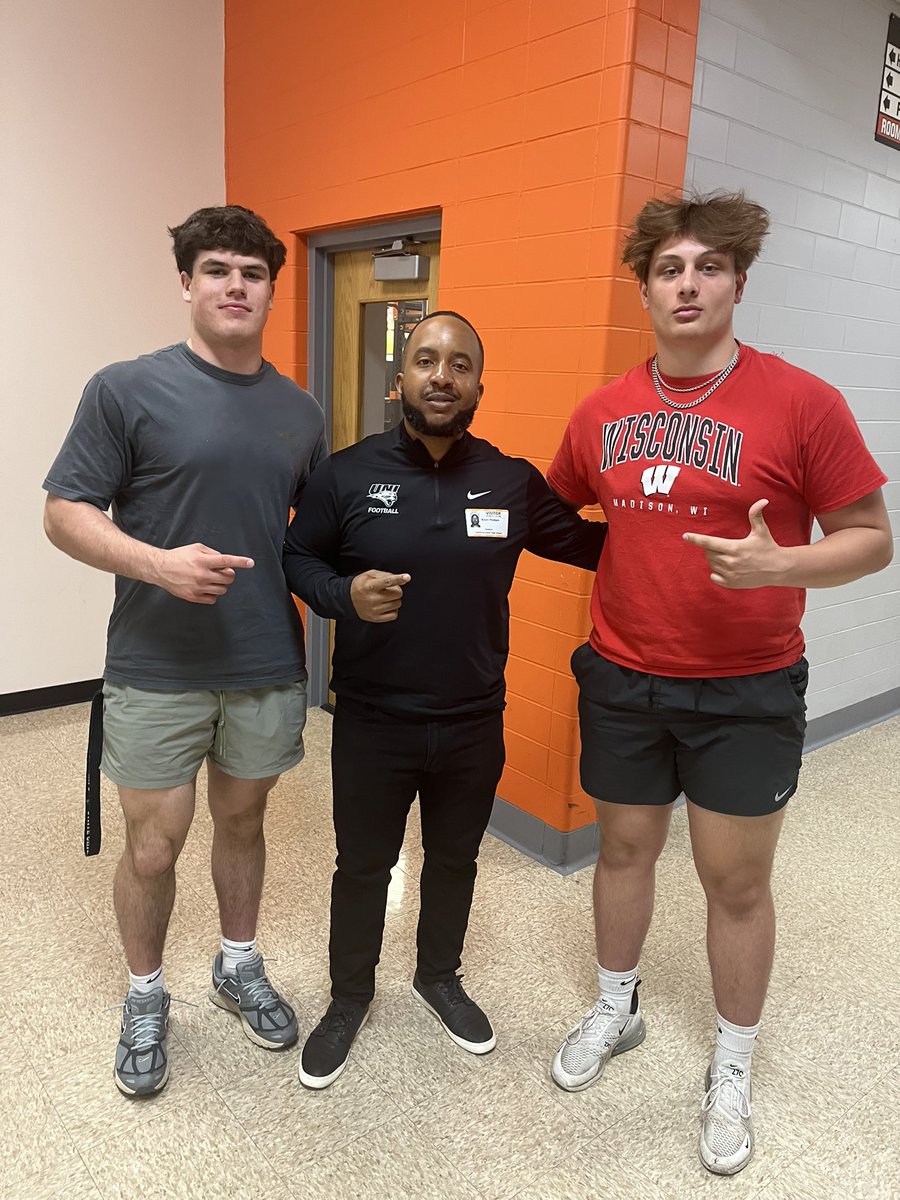 Ayden Grulke (@aydengrulke10) on Twitter photo “Thanks <a href="/CoachKHodges/">Kevin Hodges</a> for stopping in and talking to me and my teammate <a href="/samjohnston56/">Sam Johnston</a> ! Looking forward to competing at camp!! “Thanks <a href="/CoachKHodges/">Kevin Hodges</a> for stopping in and talking to me and my teammate <a href="/samjohnston56/">Sam Johnston</a> ! Looking forward to competing at camp!!