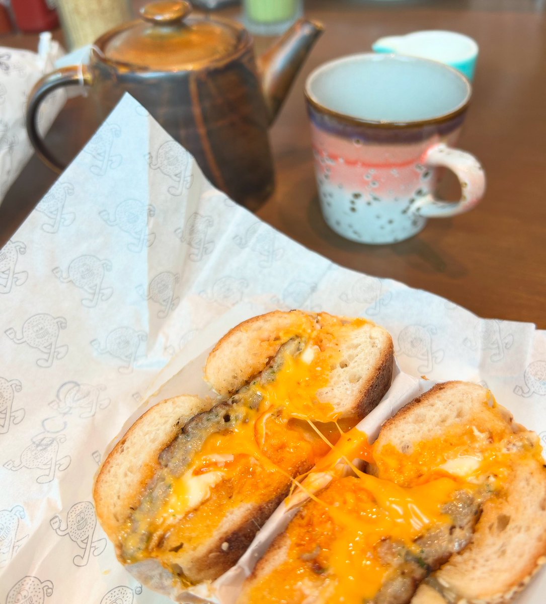 Pre Birthday Brunch with my lovely fam ❤️
#birthday #brunch #family #fam #bagel #tea #cupoftea #breakfast #bankholiday