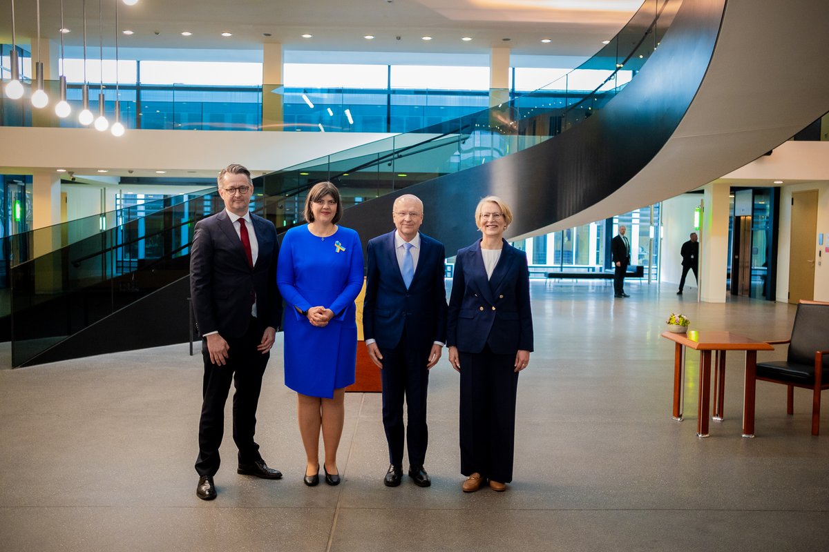 Today, the first European Prosecutors for 🇵🇱 (Ms Grażyna Stronikowska) and 🇸🇪 (Mr Martin Bresman) gave the solemn before the <a href="/EUCourtPress/">EU Court of Justice</a>. In early 2025, they were appointed by the <a href="/EUCouncil/">EU Council</a>  following the decisions of the countries to join EPPO.
More: eppo.europa.eu/en/media/news/…