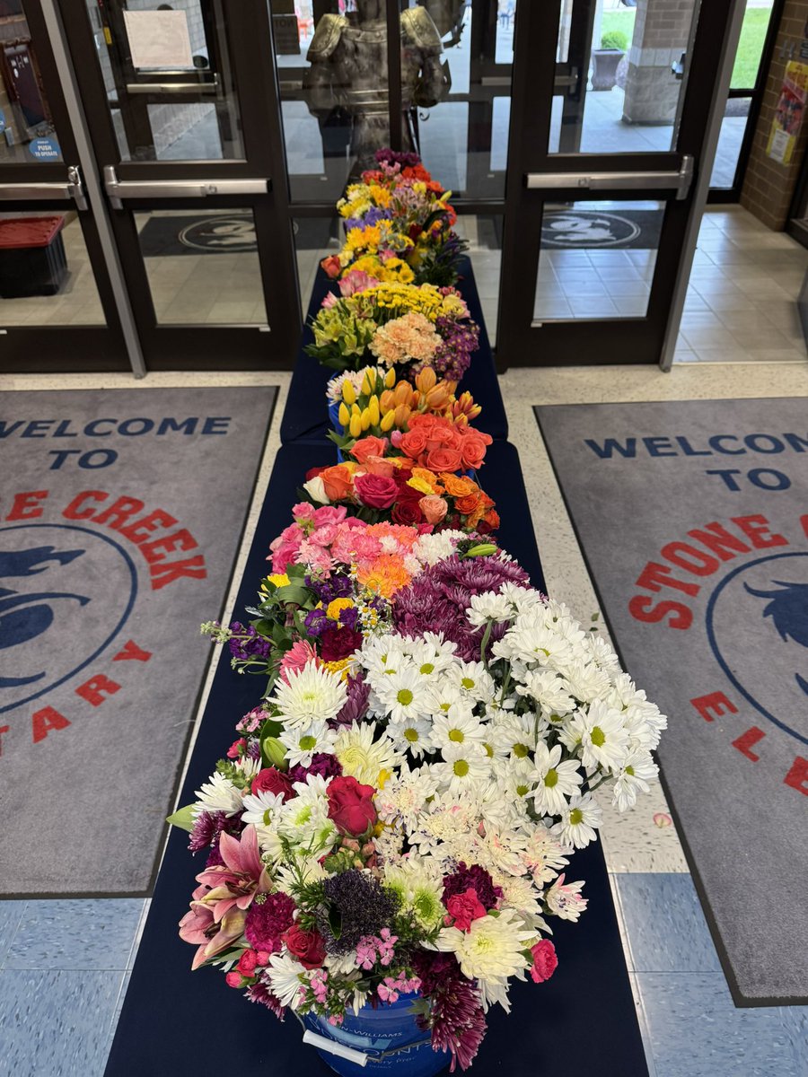 Well done SCE Families!!! The flower bar is open to kick off Teacher Appreciation Week!!! #scesoars