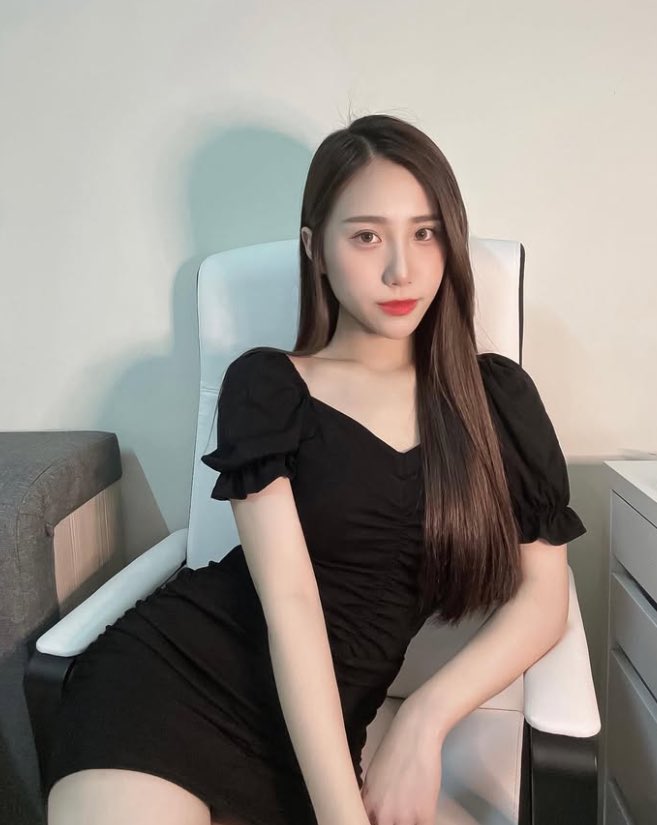 马来西亚约炮 单身女孩  留学生
你们私信要不直接一点约炮就约炮
我也是有性慾的
点赞私信我速回

#马来西亚