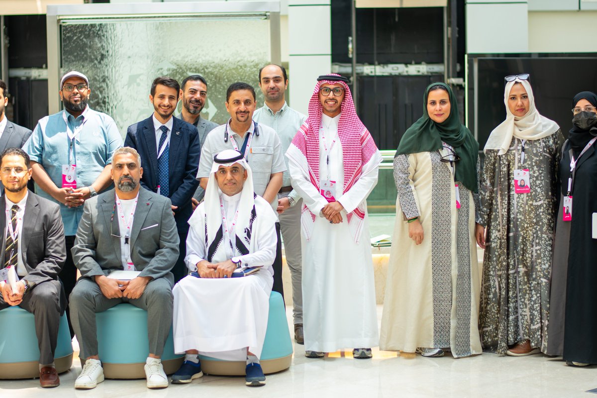 ضمن برنامج #الزمالة_السعودية_لإدارة_المنظمات_غير_الربحية، بدأت زيارتنا المهنية إلى جمهورية مصر العربية 🇪🇬 برفقة نخبة من الزملاء والزميلات، لزيارة 10 من أبرز المنظمات غير الربحية، للاطلاع على أفضل الممارسات والمنهجيات.
#الرحلة_المهنية_إلى_مصر