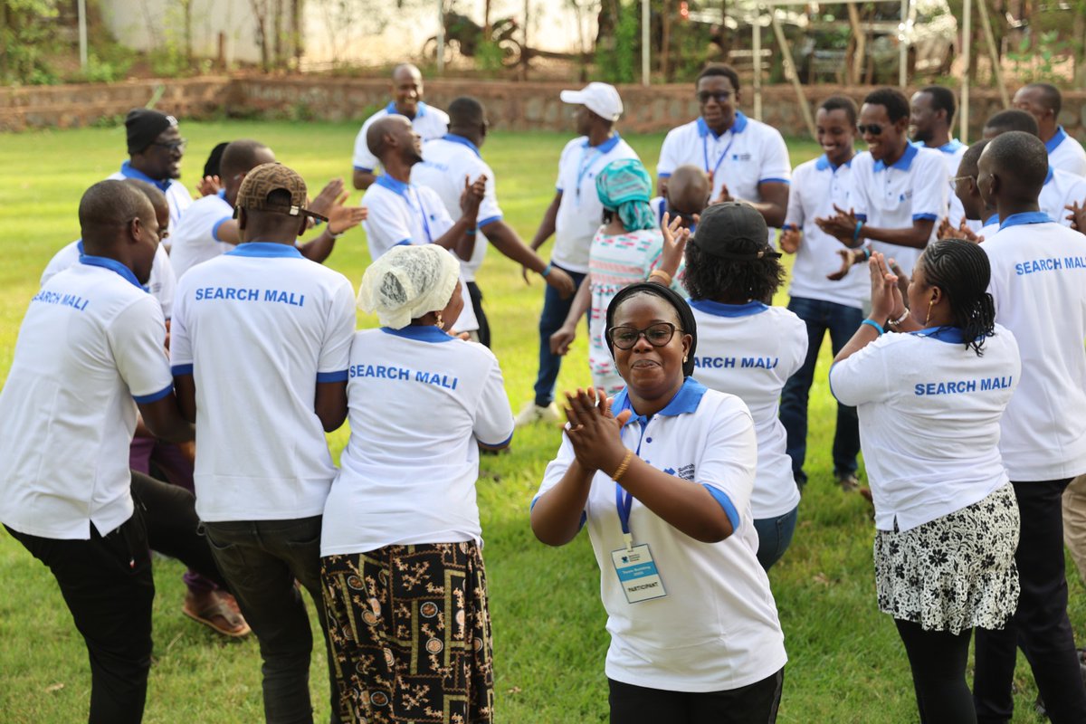 SearchMali's tweet photo. 🤝 Du 28 au 30 avril, @SFCG_Mali a tenu sa retraite annuelle 2025, placée sous le signe de la cohésion, du partage et d’une vision commune.
Objectif : se ressourcer, renforcer nos liens et tracer ensemble la stratégie 2025–2030.
🕊️ #Paix #Mali #TeamSearch https://t.co/4cTc5ugIFy