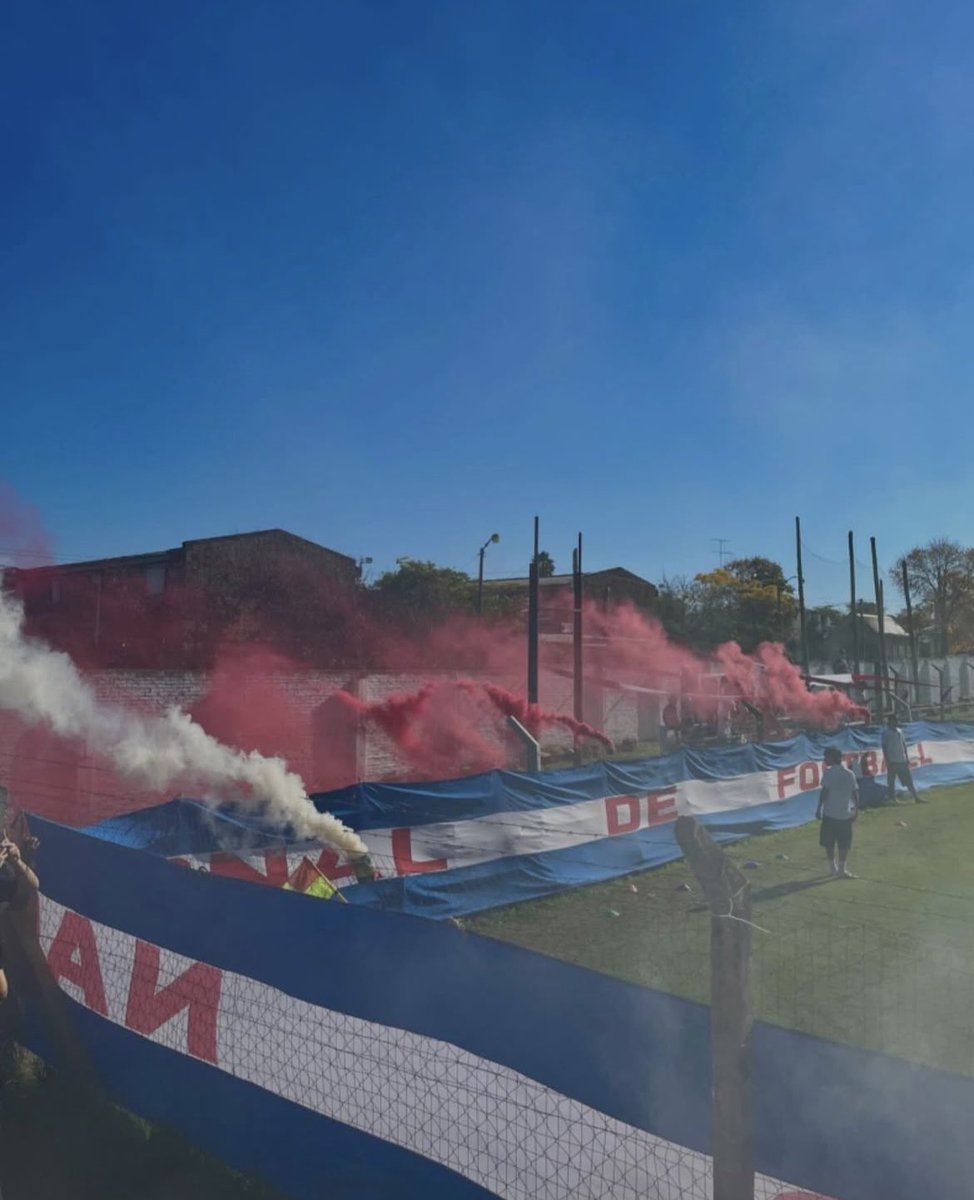 CNdeF_FLORIDA's tweet photo. Siempre juntos 💪🏽💙🤍❤️

#NacionalFlorida 
#SomosFamilia 
📸 @nicos.ph https://t.co/SrA5yapFE0