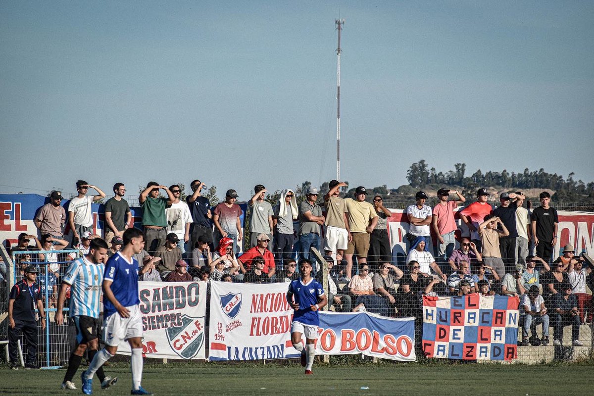 CNdeF_FLORIDA's tweet photo. Siempre juntos 💪🏽💙🤍❤️

#NacionalFlorida 
#SomosFamilia 
📸 @nicos.ph https://t.co/SrA5yapFE0