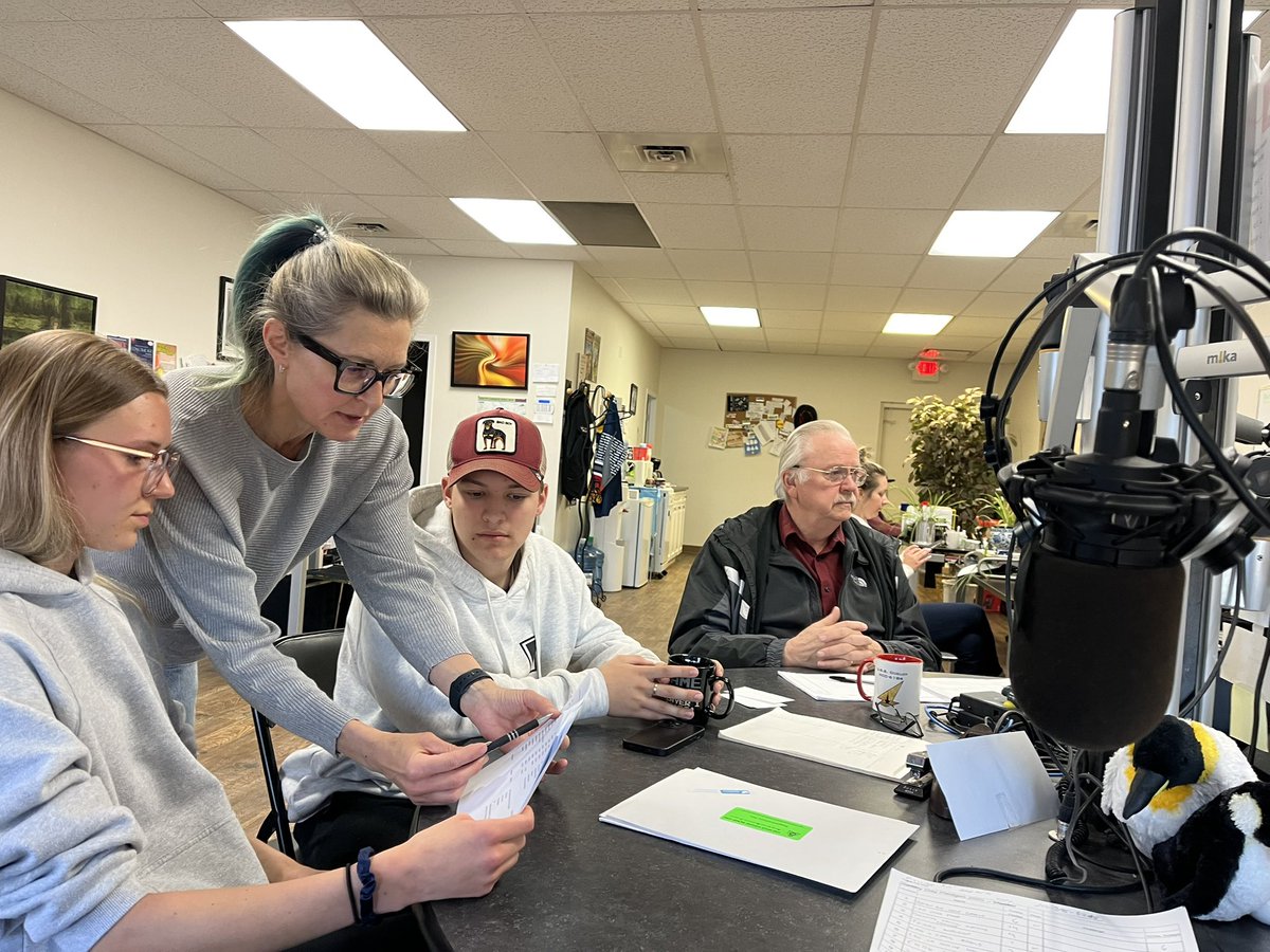 Its Pizza Day in the South Cariboo Help our PSO Grads with their Dry Grad Celebration.  $15 for a  Pizza call us at CKBX 250-395-3848