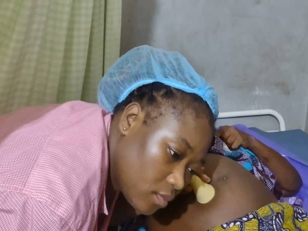 #JournéeInternationaleSageFemme2025
Elles sauvent des vies, même en pleine crise.
Grâce à leur engagement, la mortalité maternelle recule.
Elles sont le pilier silencieux de nos systèmes de santé.
👉 Il est temps de les écouter, de les soutenir, de les célébrer.