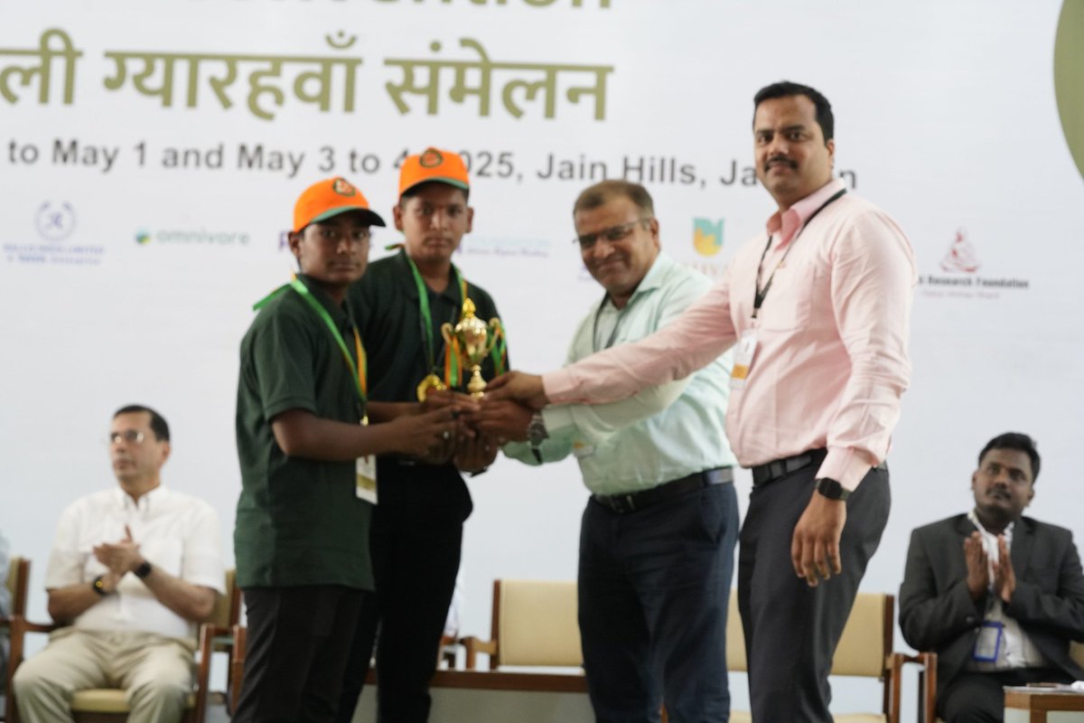 FALIAgriculture's tweet photo. Meet the winners of Innovation Contest Part 3! 🏆🎉

🥇 Life-Saving Shoes - Mahatma Gandhi Vidyalaya, Sangli
🏅 Onion &amp; Garlic Cutter - Shri Yamai Vidyalaya, Satara
🏅 Magic Tractor - Vidyalaya, Akola https://t.co/1kmNyEHRw5