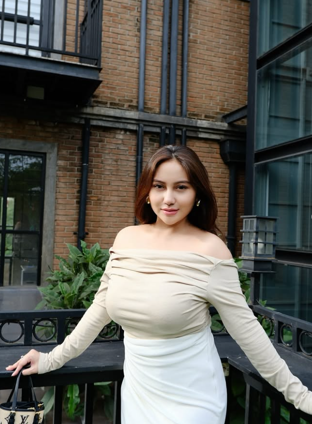 udah bisa jadi model klw kek gini
#fypシ #PemersatuBangsa #CewekSeksi #Pusatliga88