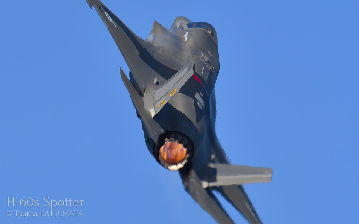 PHG_artworks's tweet photo. F-35B, USMC, VMFA-242 "Bats"
Iwakuni FSD 2025, MCAS Iwakuni, Japan, 04/May/2025
#f35 #f35b #usmc #vmfa242 #bats #lightning2 #mcasiwakuni #iwakunifsd #aircraftspotter #avgeek #aviationphotography https://t.co/0GVYpCKEQR
