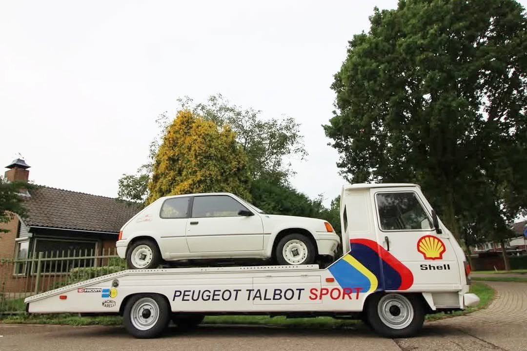 Possibly the coolest car and transporter combo we've seen for a while! 😍 Can anyone top this? 

Via @alexanderpijper 

🇫🇷 🛞
