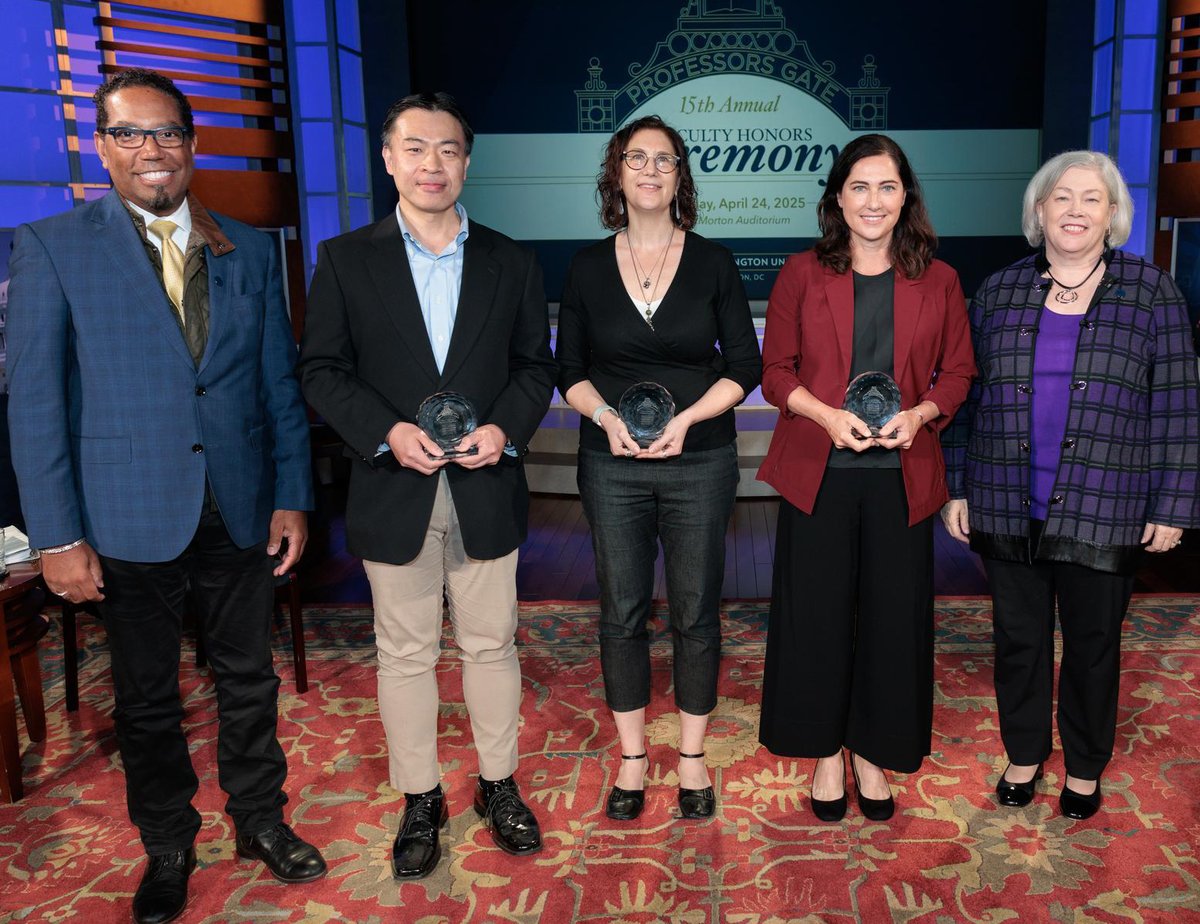 Faculty and graduate students were honored for their contributions to GW, service to students, and pursuit of knowledge at the recent 15th Annual Faculty Honors Ceremony.

Read more ⬇️
gwtoday.gwu.edu/teaching-resea…