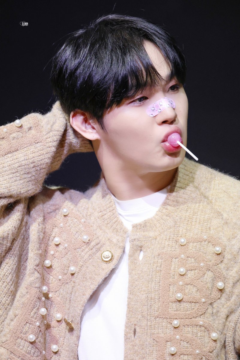 CHORYEON_37's tweet photo. 250505 케이팝플래닛 팬싸

🍭🎀 

#비투비 #임현식 #BTOB #LIMHYUNSIK https://t.co/uogsFyL21v