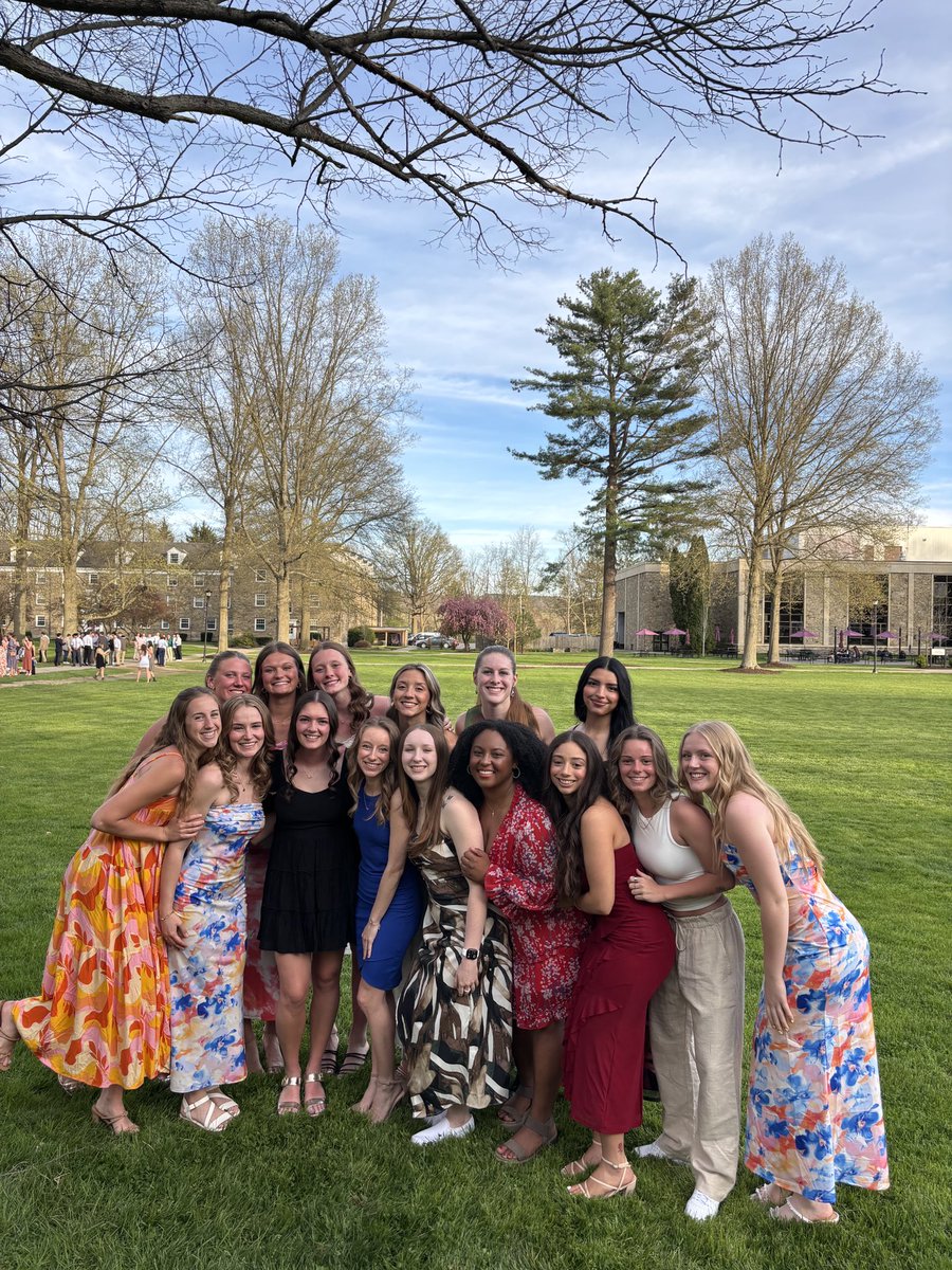 It’s finals week‼️ Good luck to everyone on their exams as this school year wraps up 📚✅
.
We’re going to miss seeing these faces walking around campus this summer 💜💛
.
#GoHighlanders 🦁🏀