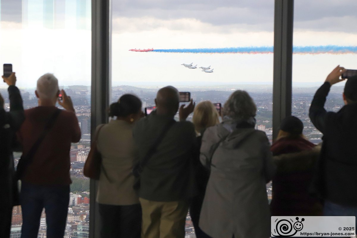 Bryan Jones (@mrbryanejones) on Twitter photo The <a href="/rafredarrows/">Red Arrows</a>, accompanied by four Eurofighters, pass <a href="/horizon22B/">Horizon 22</a> on their way to Buckingham Palace as part of the 80th anniversary VE Day flypast. IMG_0372, 05-May-2025. #london #flypast #VE80 #VEDAY80 #VEDAY2025 The <a href="/rafredarrows/">Red Arrows</a>, accompanied by four Eurofighters, pass <a href="/horizon22B/">Horizon 22</a> on their way to Buckingham Palace as part of the 80th anniversary VE Day flypast. IMG_0372, 05-May-2025. #london #flypast #VE80 #VEDAY80 #VEDAY2025