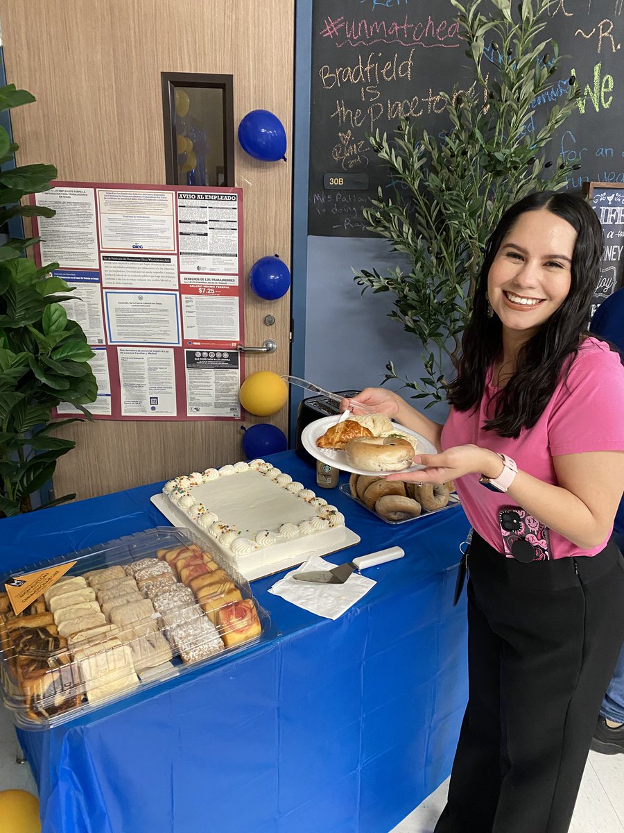 A huge thank you to our incredible teachers who go above and beyond for their students every day — we appreciate you! This week started off right with a well-deserved breakfast celebration. 🎉👩🏻‍🏫✏️📚 
Thank you to our amazing PTA for providing it!

#TeacherAppreciationWeek #gisd
